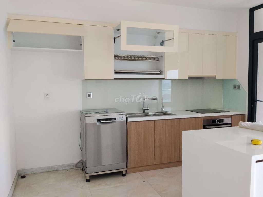 Tủ bếp Acrylic Vàng kem, Vân gỗ. Mua bán Tủ, kệ gia đình tại Thành phố Thủ Đức Tp Hồ Chí Minh được đăng bởi Tuệ Nhi hình 1