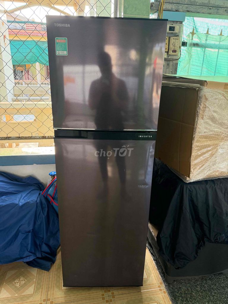 Tủ lạnh Toshiba GR-B31VU 253L Đen. Mua bán Tủ lạnh tại Huyện Cần Giuộc Long An được đăng bởi Anh Ba hình 1