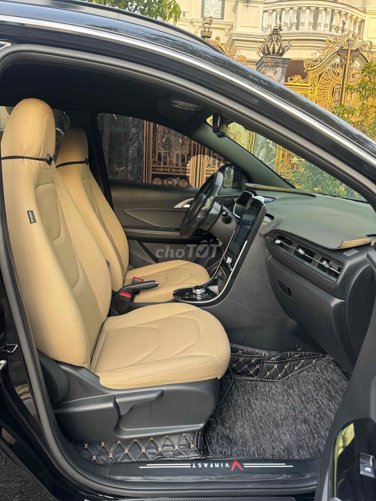 VFe34, sơn zin 100%, 1 chủ, còn RẤT MỚI. Mua bán Ô tô tại Quận Bình Tân Tp Hồ Chí Minh được đăng bởi VÕ LONG HẢI VinFast Chevrolet hình 9