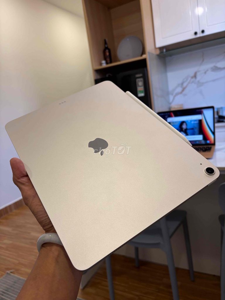 iPad Air M3 13 inch 256GB Vàng Nguyên hộp. Mua bán Máy tính bảng tại Thành phố Đà Lạt Lâm Đồng được đăng bởi Lavie Nguyễn  hình 1