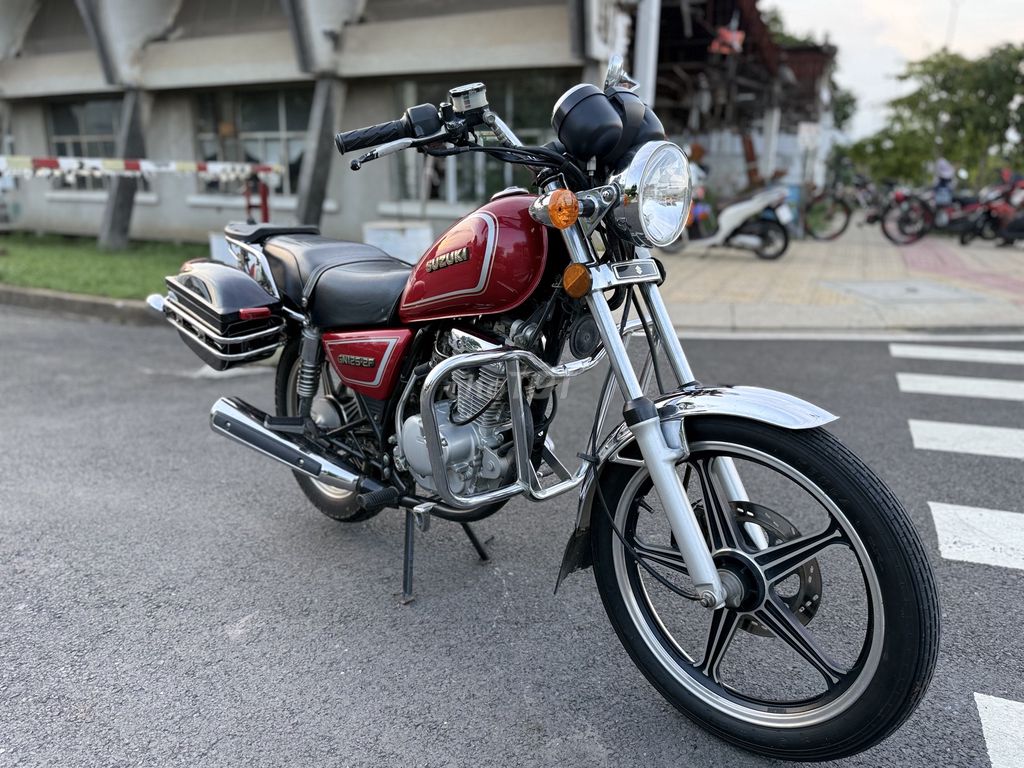 Suzuki GN125 2018 odo 17.000km BSTP Zin êm