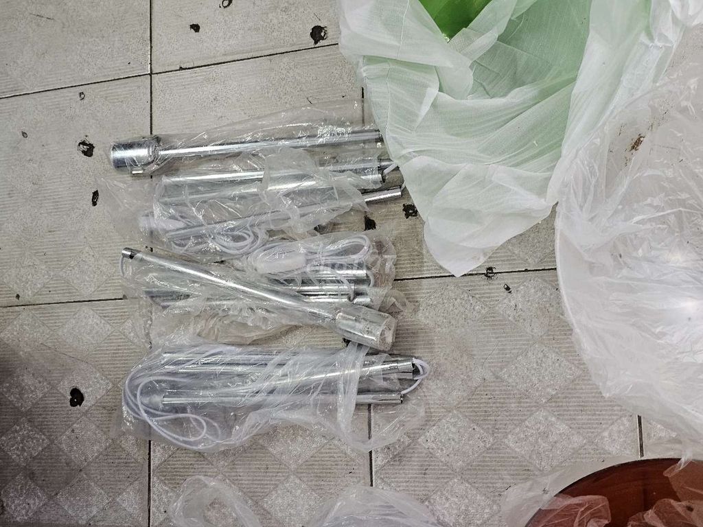 Đèn ngủ Kim loại Bạc, Xanh lá. Mua bán Đèn tại Quận Tân Bình Tp Hồ Chí Minh được đăng bởi A phát hình 1
