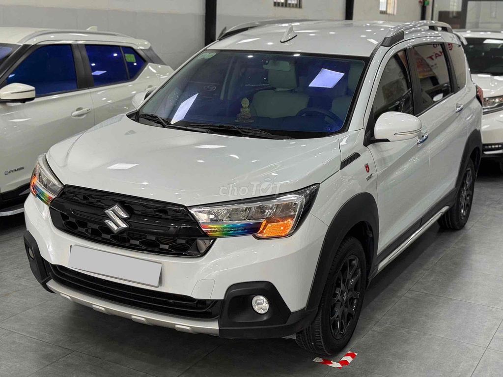 Suzuki XL7 Hybrid 2024 Белый — 7 мест, экономичный