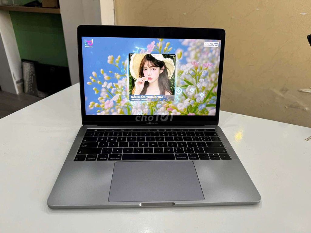 Apple MacBook Pro 98-99%. Mua bán Laptop tại Quận Đống Đa Hà Nội được đăng bởi Dũng hình 1