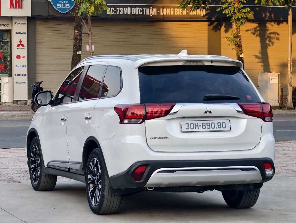 Mitsubishi Outlander 2021 белый