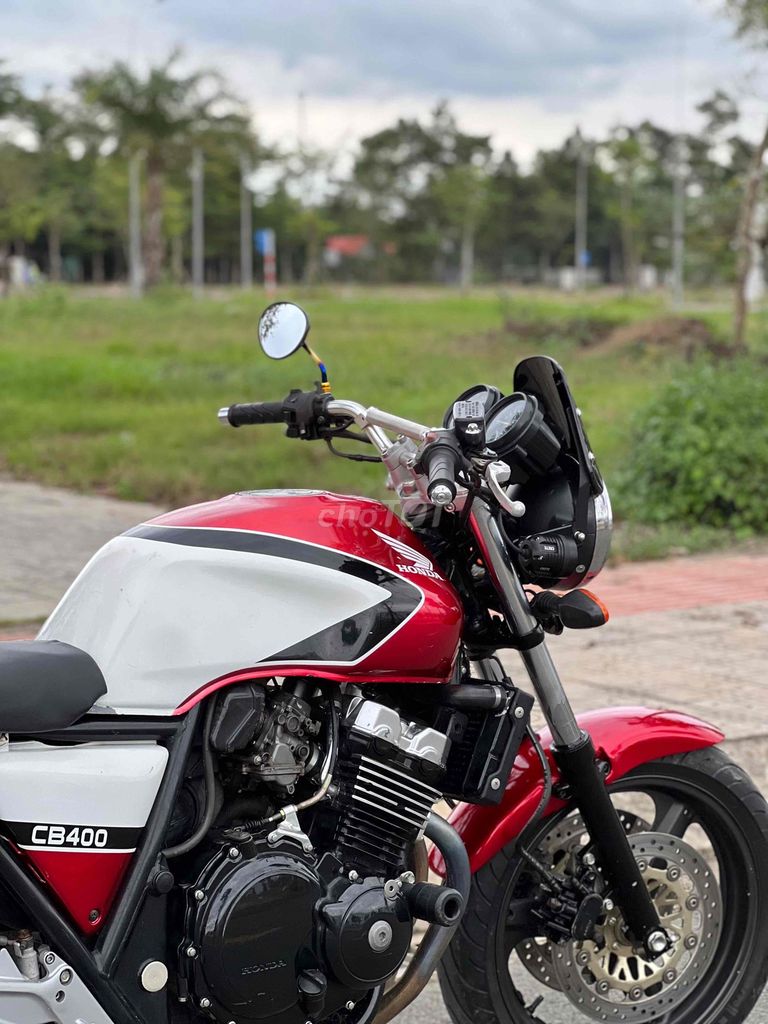 Honda CB400 Đỏ trắng. Mua bán Xe máy tại Huyện Long Thành Đồng Nai được đăng bởi Trương Nhơn hình 6