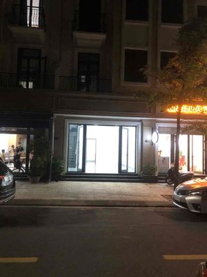 Cho thuê shophouse nguyên căn Vincom Quảng Trị. Cho thuê nhà ở tại Thành phố Đông Hà Quảng Trị được đăng bởi Nguyễn Hoàng Long
