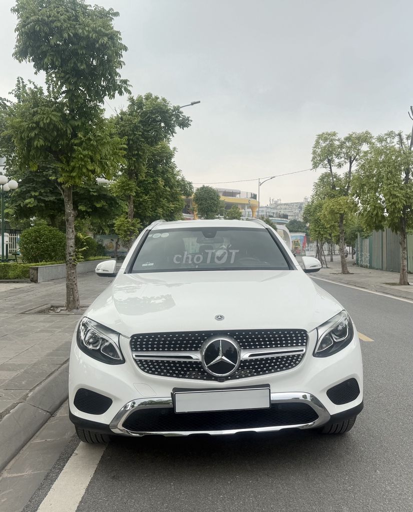 Mercedes-Benz GLC 200 2018 Белый 80 тыс. км