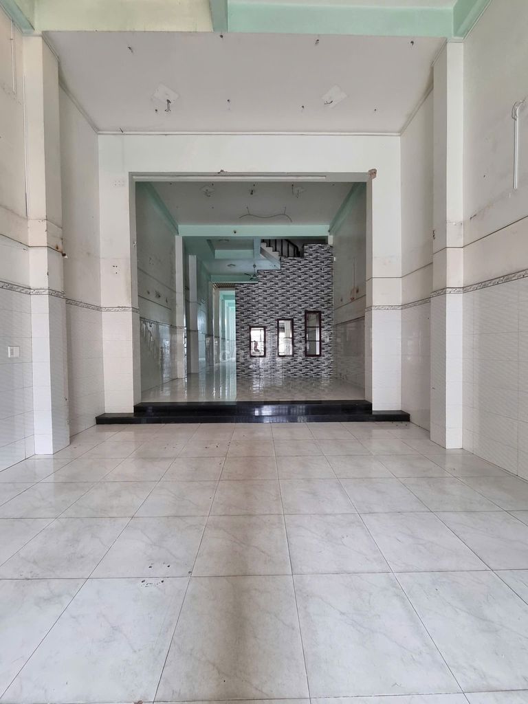 Cho thuê mặt bằng 800m2