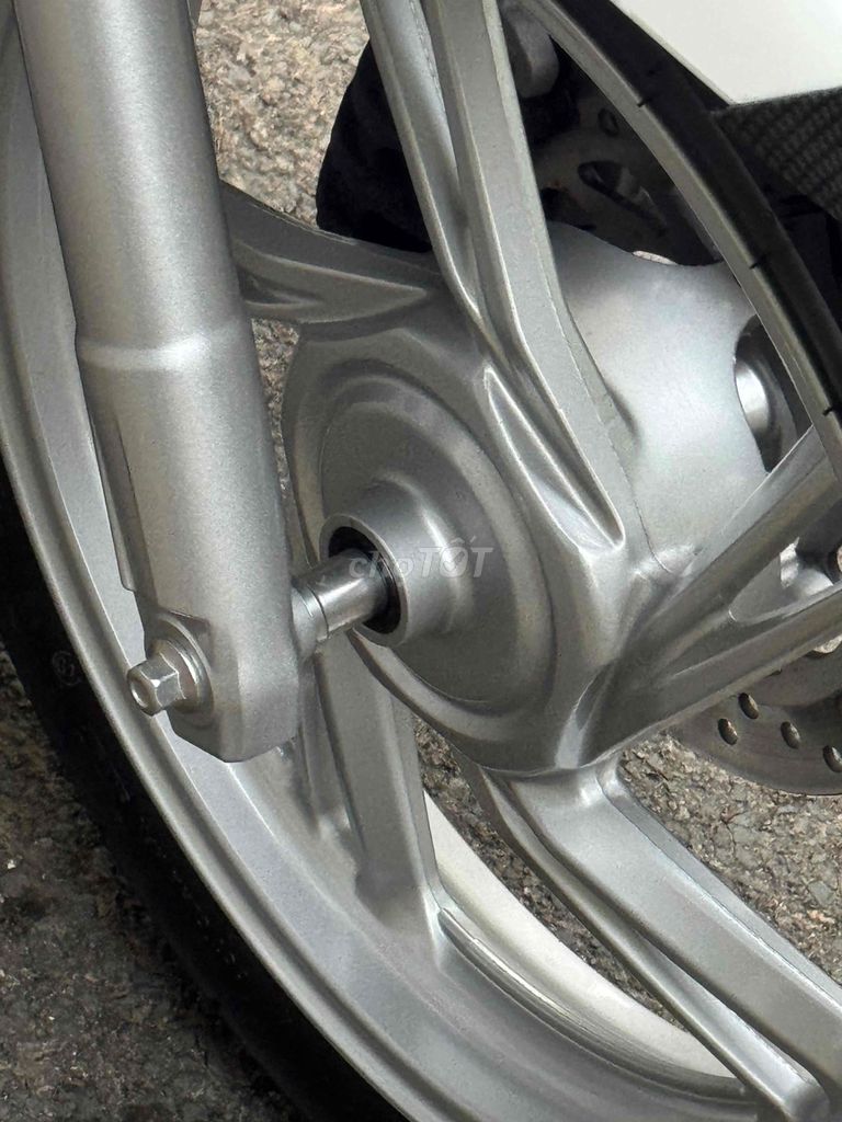 Honda SH 125i Trắng 500km như xe new. Mua bán Xe máy tại Quận Gò Vấp Tp Hồ Chí Minh được đăng bởi CHXM 86 chuyên bán xe trả góp hình 16