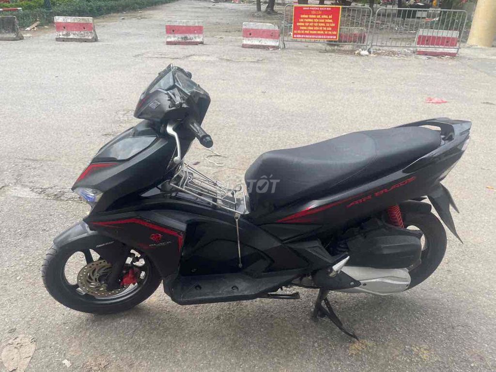 có việc cần dùng nên muốn bán xe. Mua bán Xe máy tại Quận Hai Bà Trưng Hà Nội được đăng bởi Hùng hình 4