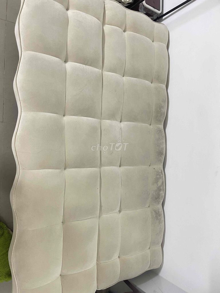 Ghế sofa màu Kem đã qua sử dụng. Mua bán Bàn ghế tại Quận Tân Phú Tp Hồ Chí Minh được đăng bởi Han Huynh hình 1