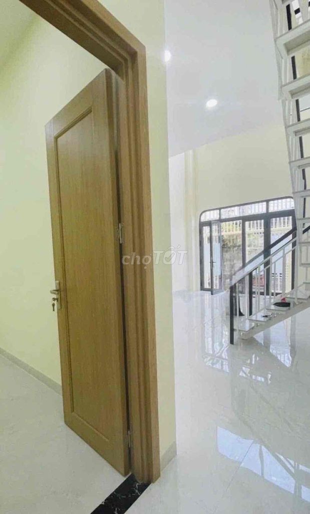 BÁN NHÀ MỚI 2 TẦNG HẺM XE HƠI HÓC MÔN – NGANG 5M – GẦN QUỐC LỘ 22 – CH