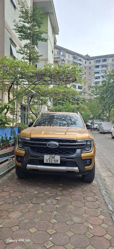 Ford Ranger Wildtrak 2023 Vàng 40000 km. Mua bán Ô tô tại Quận Long Biên Hà Nội được đăng bởi TAN SON HA CO hình 1