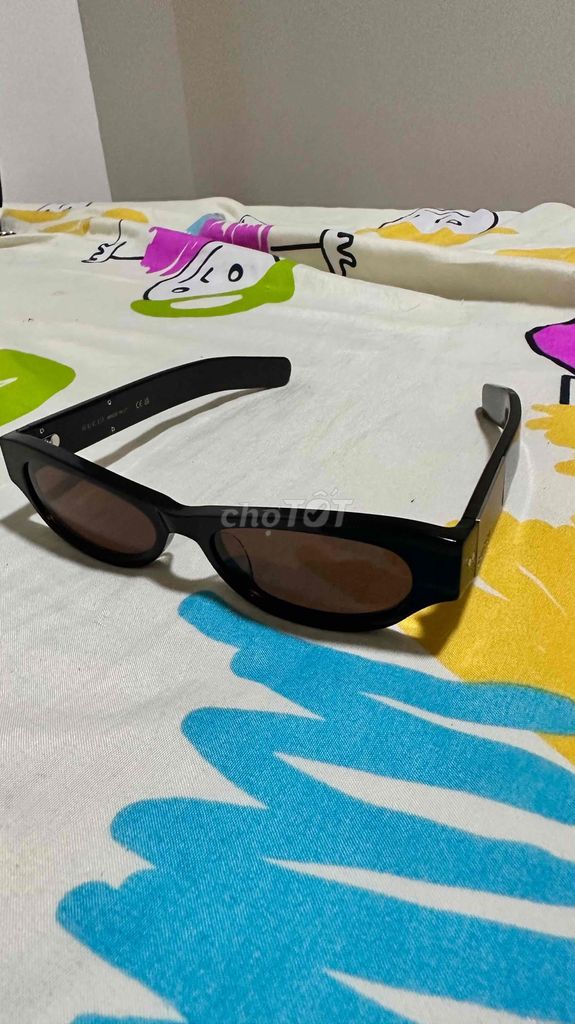 Kính mát Gucci