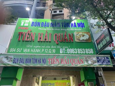 tuyển phục vụ quán