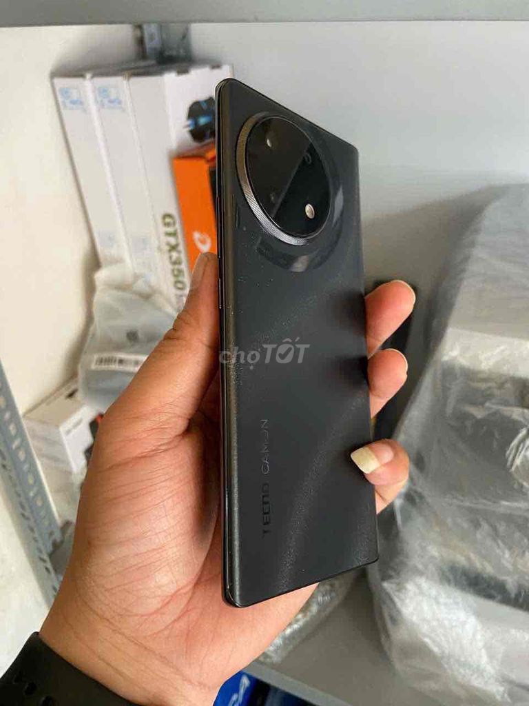Tecno Camon 30s 256GB Đen. Mua bán Điện thoại tại Thành phố Buôn Ma Thuột Đắk Lắk được đăng bởi nguyễn Hải hình 1