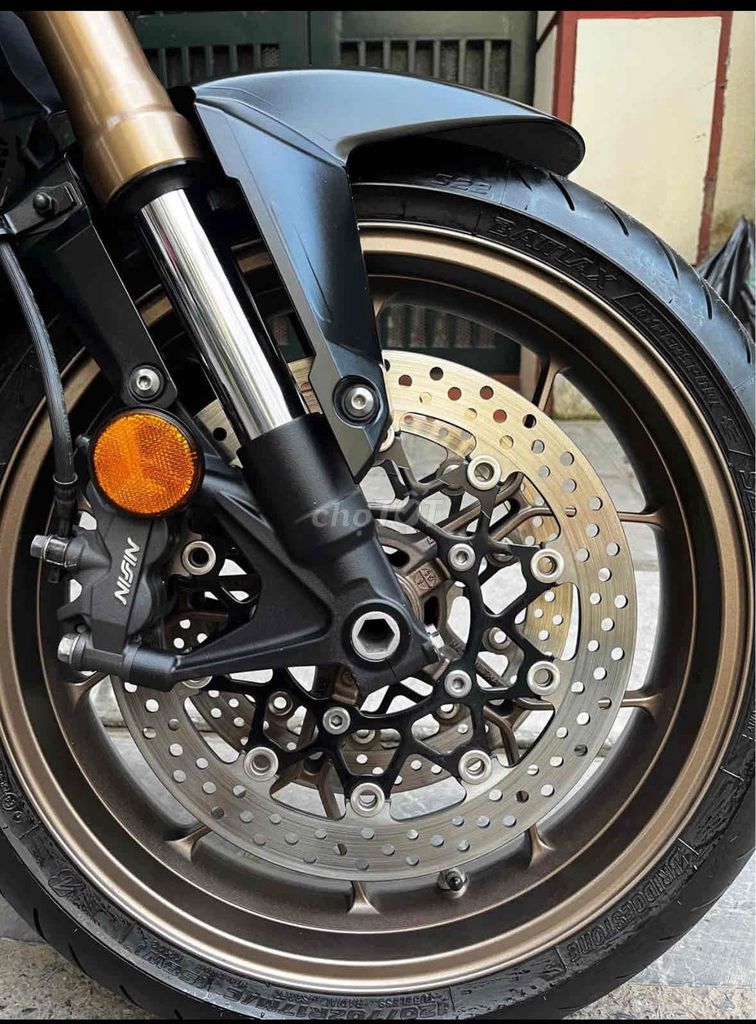 HONDA CB 650R xe đẹp lướt pkl có đồ chơi biển 29. Mua bán Xe máy tại Quận Cầu Giấy Hà Nội được đăng bởi Tong motor xe may hình 8