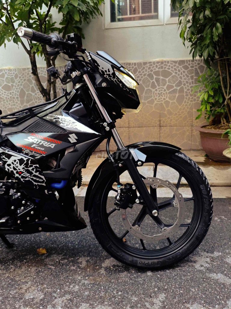 Suzuki Satria 150 FI Xe mới -Xe Hải quan lướt. Mua bán Xe máy tại Quận Cầu Giấy Hà Nội được đăng bởi Tong motor xe may hình 7