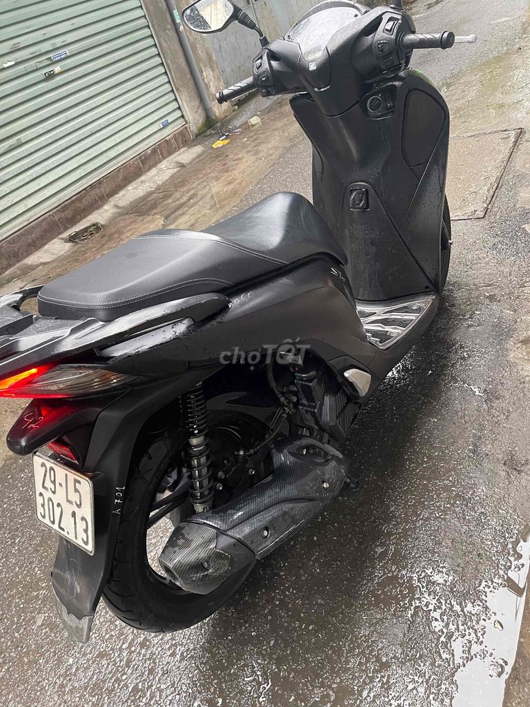 SH 125 2018 Đen Nhám Nguyên Zin Đi Ít Cực Chất Ạ. Mua bán Xe máy tại Quận Hoàng Mai Hà Nội được đăng bởi Tuấn Giang hình 11