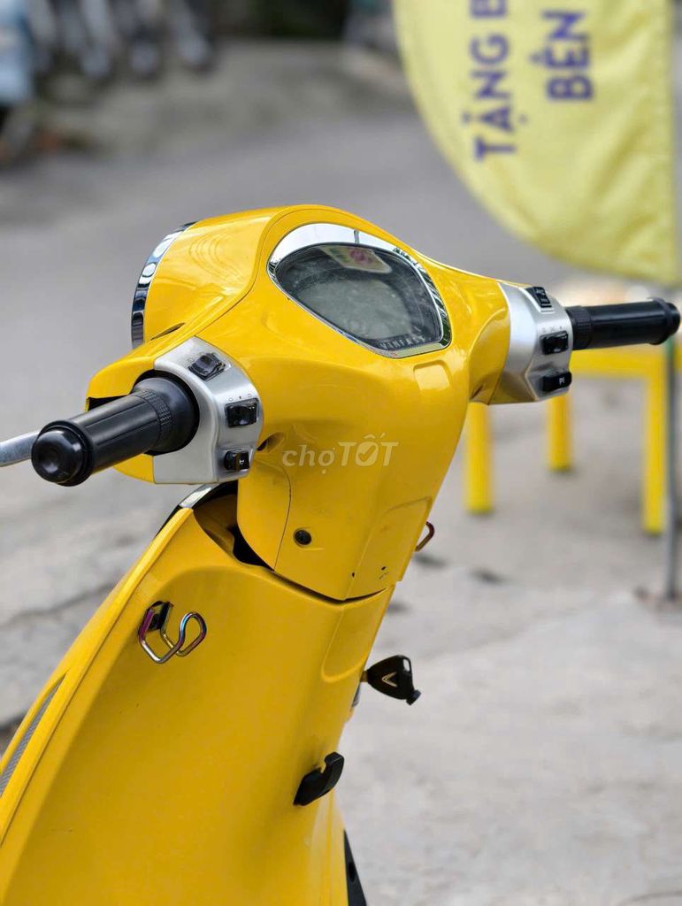 VinFast EVO 200 - Vàng 30.000 km - Chính chủ. Mua bán Xe điện tại Quận Bình Tân Tp Hồ Chí Minh được đăng bởi Xe Điện Lướt Sài Gòn hình 8