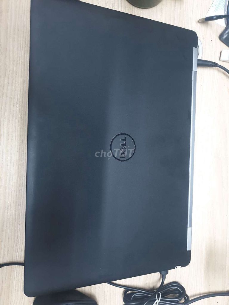 Dell Latitude E5570 chip 6820HQ i7/16GB/256GB SSD