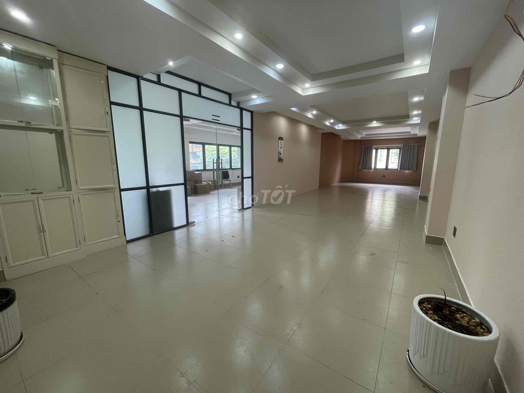 🔆 CHO THUÊ VP 200M2 - CÓ HẦM XE -THANG MÁY -  GÓC ĐỐI DIỆN CÔNG VIÊN