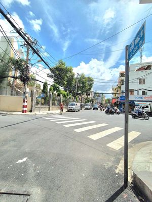 Bán nhà Gần thờ Phú trung ngang 5m P11.Tân Bình. Mua bán nhà ở tại Quận Tân Bình Tp Hồ Chí Minh được đăng bởi khánh