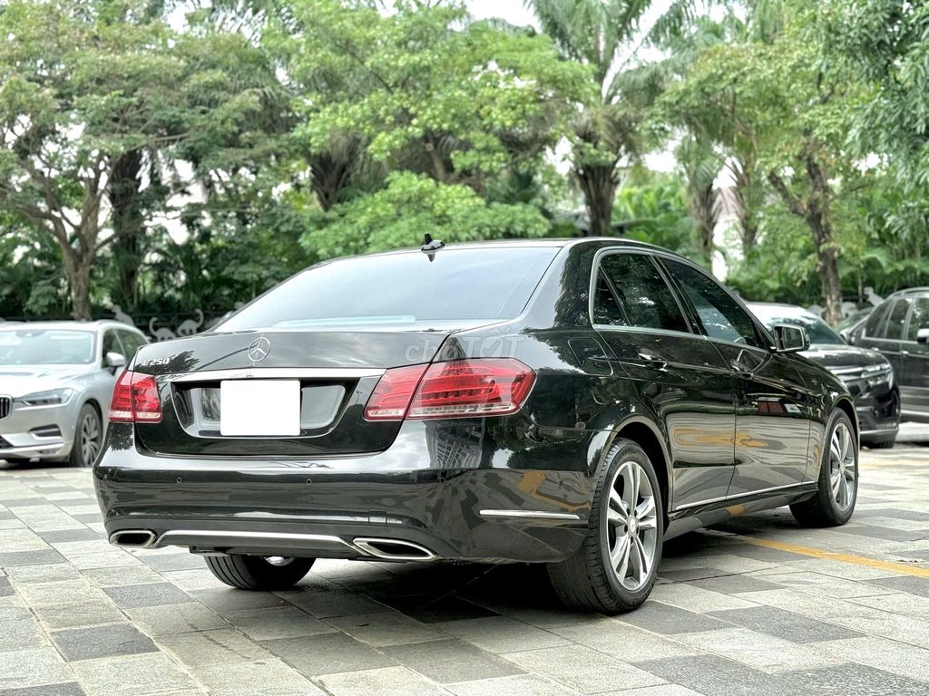 Mercedes Benz E Class 2014 E250 - 130000 km. Mua bán Ô tô tại Quận Long Biên Hà Nội được đăng bởi Anh Anh hình 5