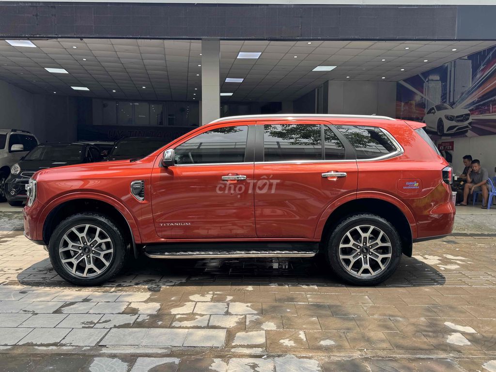 CẦN BÁN FORD EVEREST TITANMIUM 4x2 MODEL 2023. Mua bán Ô tô tại Quận Bắc Từ Liêm Hà Nội được đăng bởi Mr PHÁT THÁI HÀ AUTO hình 4