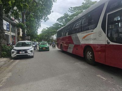Nhà Mặt đường Bưởi, Kinh Doanh Bất chấp, diện tích 40m2, mặt tiền 4m. Mua bán văn phòng, mặt bằng kinh doanh tại Quận Ba Đình Hà Nội được đăng bởi Thảo
