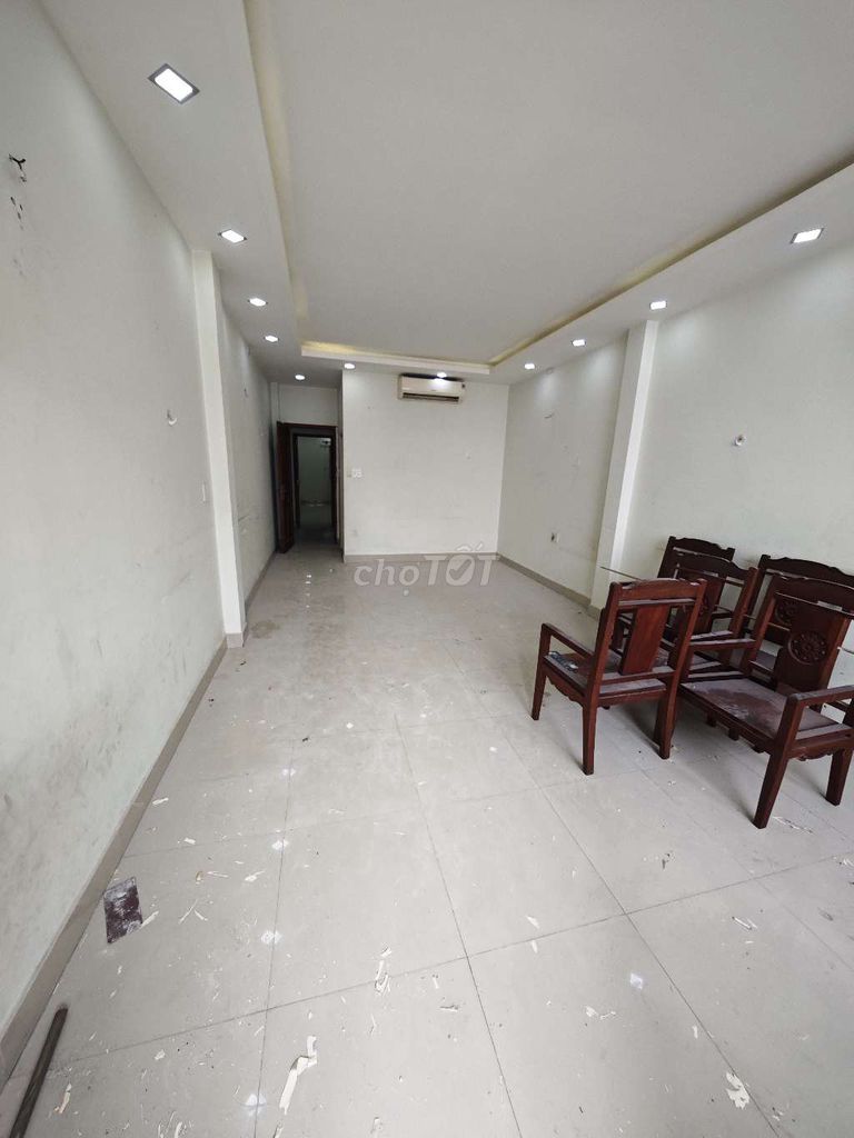Аренда · 6 комн. · 80 м² · Quận 6, ул. Đường An Dương Vương