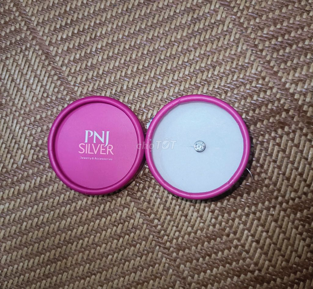 Bông tai Đá Cao Cấp PNJ Bạc 925 Mới 100%. Mua bán Phụ kiện thời trang khác tại Quận Ba Đình Hà Nội được đăng bởi Huy Tran hình 1