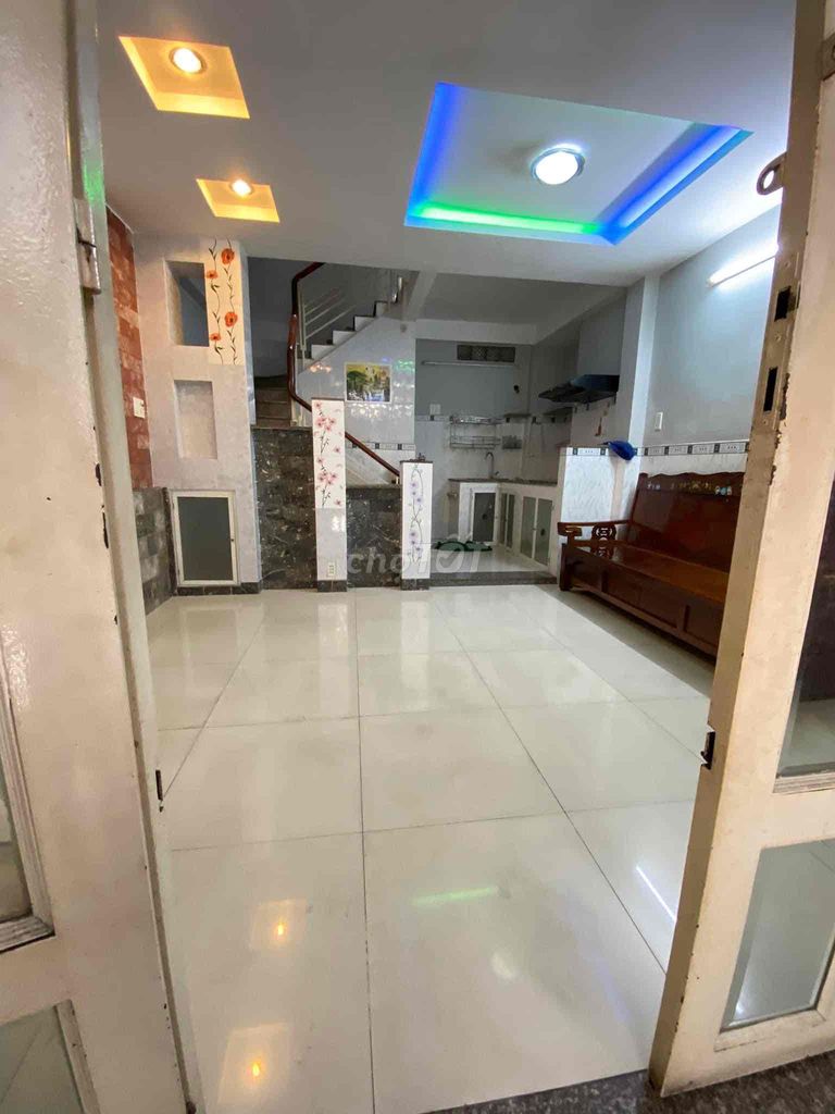 🏘 nhà cho thuê. hẻm 137 âu dương Lân p3q8