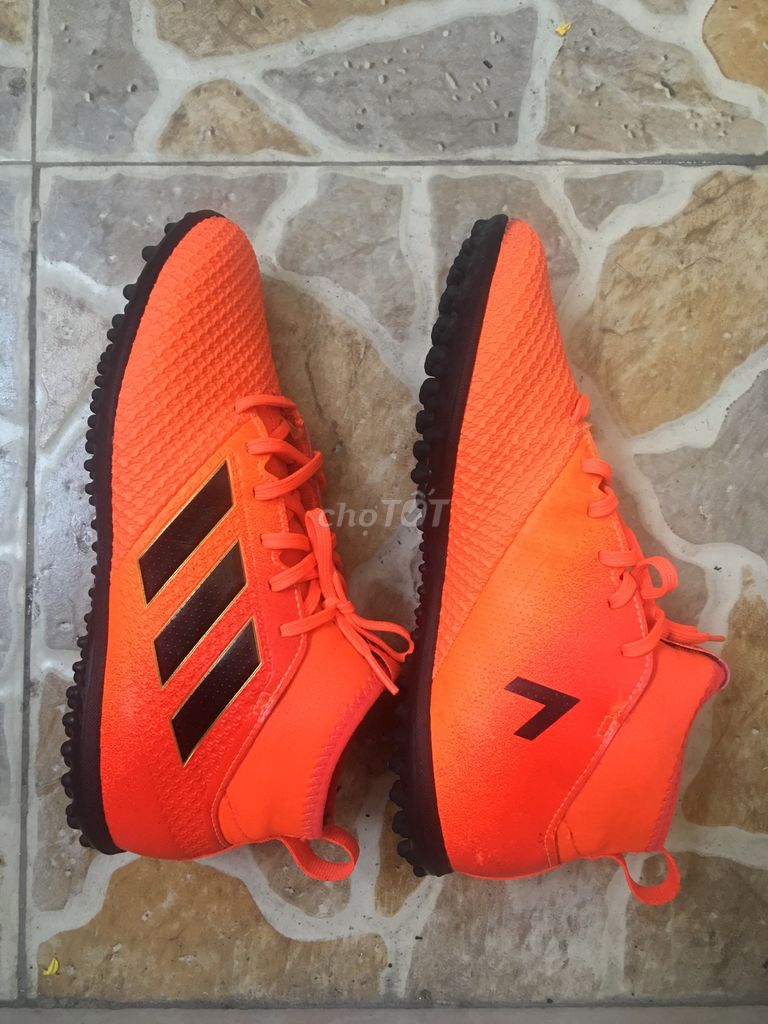 0904858019 - Bán đôi giày bóng đá chính hãng Adidas size 41 fix