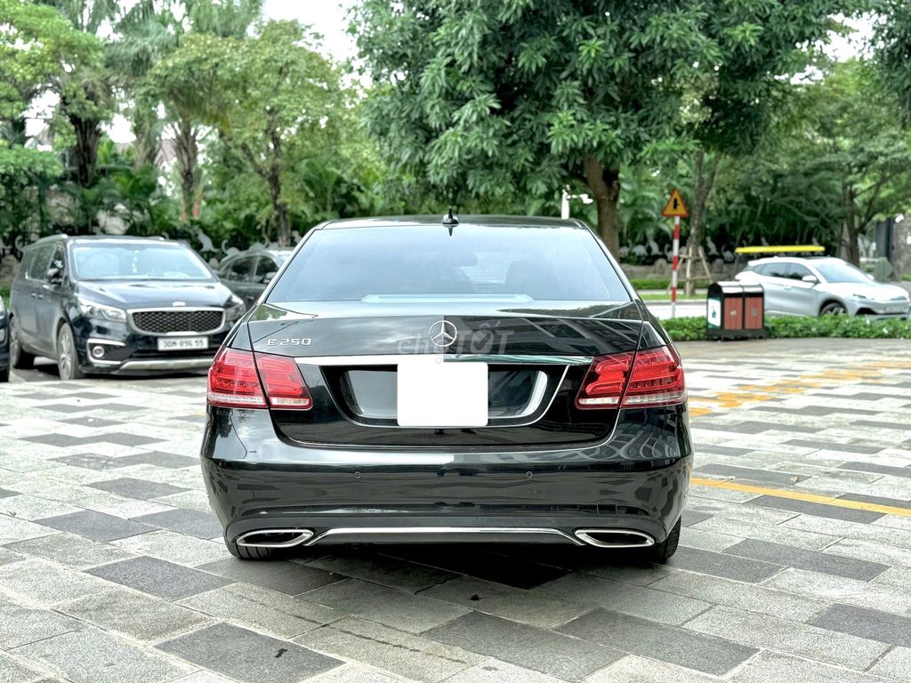 Mercedes Benz E Class 2014 E250 - 130000 km. Mua bán Ô tô tại Quận Long Biên Hà Nội được đăng bởi Anh Anh hình 4