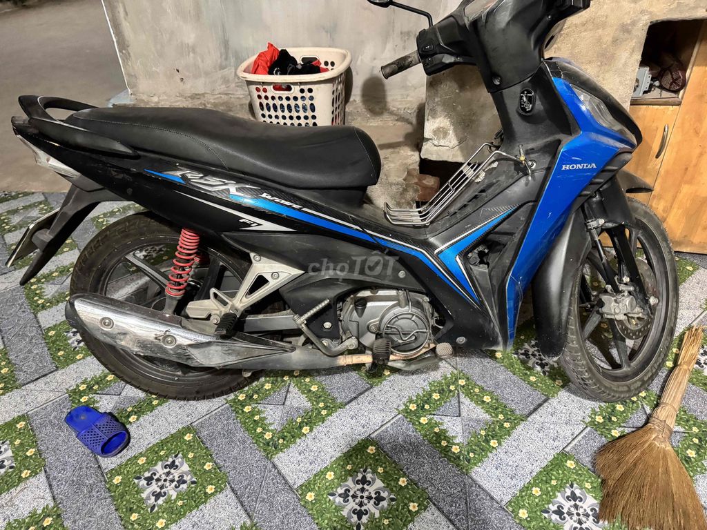bán xe chính chủ Honda wave rsx 2017. Mua bán Xe máy tại Huyện Lý Nhân Hà Nam được đăng bởi thanh hình 2