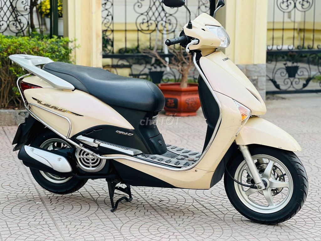 HONDA LEAD 110 FI VÀNG KEM 2015 NỮ ĐI BIỂN HN 29. Mua bán Xe máy tại Quận Nam Từ Liêm Hà Nội được đăng bởi TÙNG LÂM hình 3