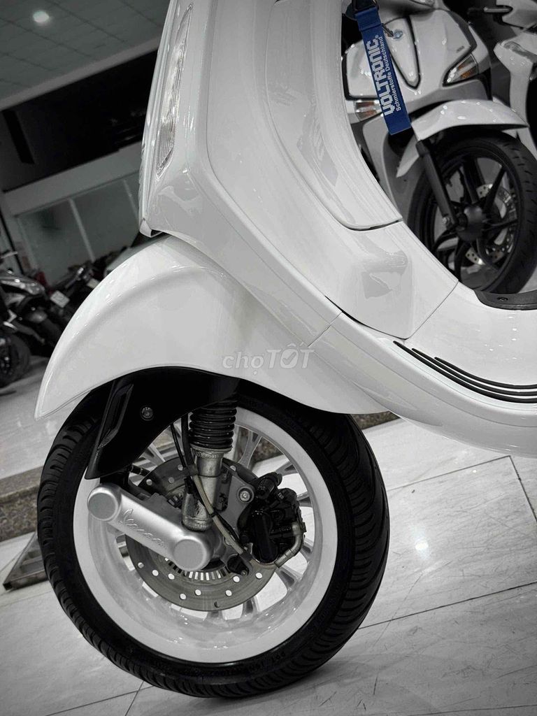 Piaggio Vespa 125 2018 Trắng. Mua bán Xe máy tại Thị xã Phú Mỹ Bà Rịa - Vũng Tàu được đăng bởi Cửa Hàng Xe Máy Phú Mỹ hình 7