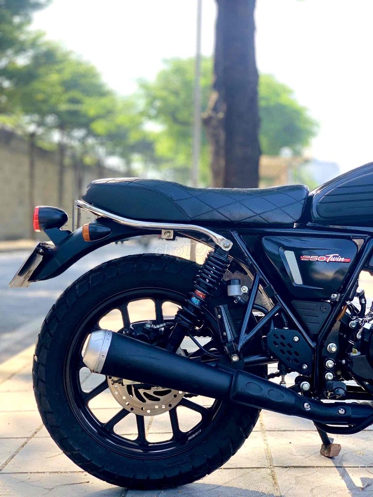 GPX TWIN 250cc  FI xe lướt mới leng keng classic. Mua bán Xe máy tại Quận Cầu Giấy Hà Nội được đăng bởi Tong motor xe may hình 10
