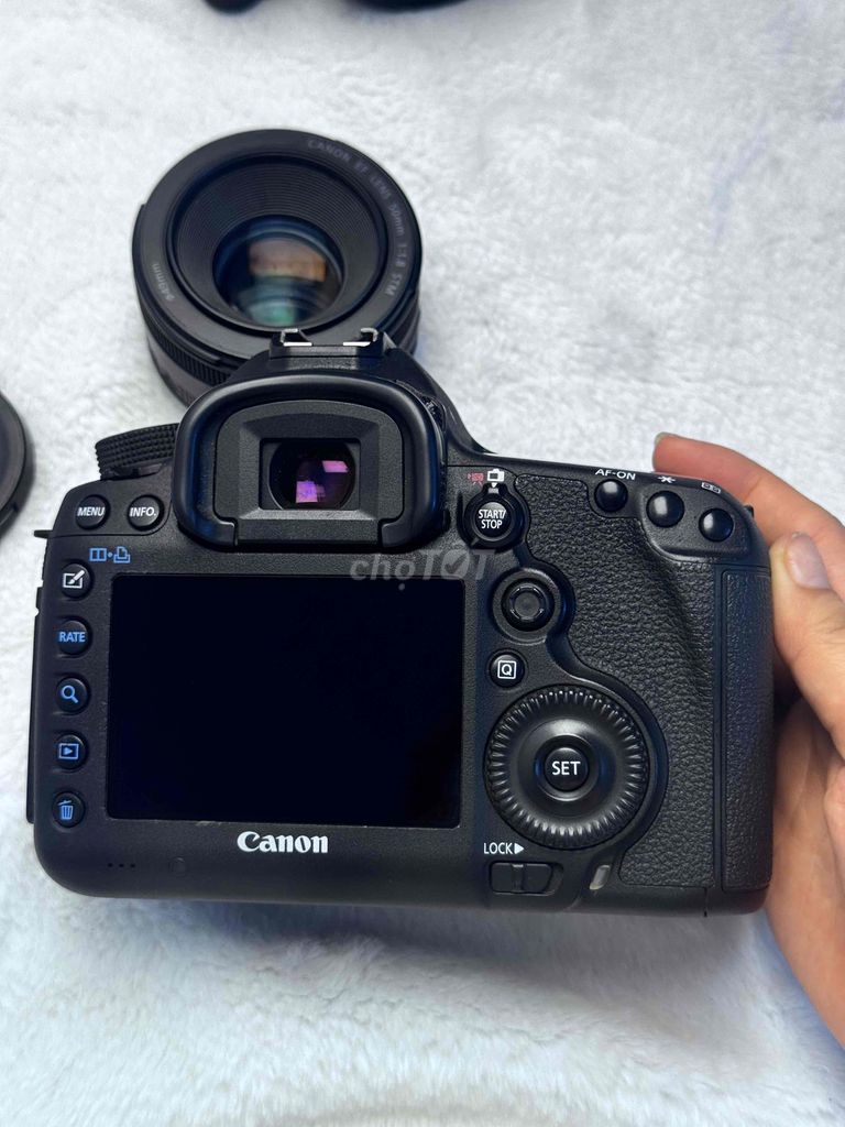 Máy ảnh Canon 5D Mark III Đen. Mua bán Máy ảnh, Máy quay tại Quận 3 Tp Hồ Chí Minh được đăng bởi Lê Thị Nhung hình 1