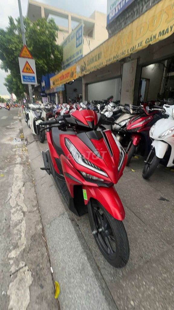 Honda Vario 125 2025 Красный, новый 99%