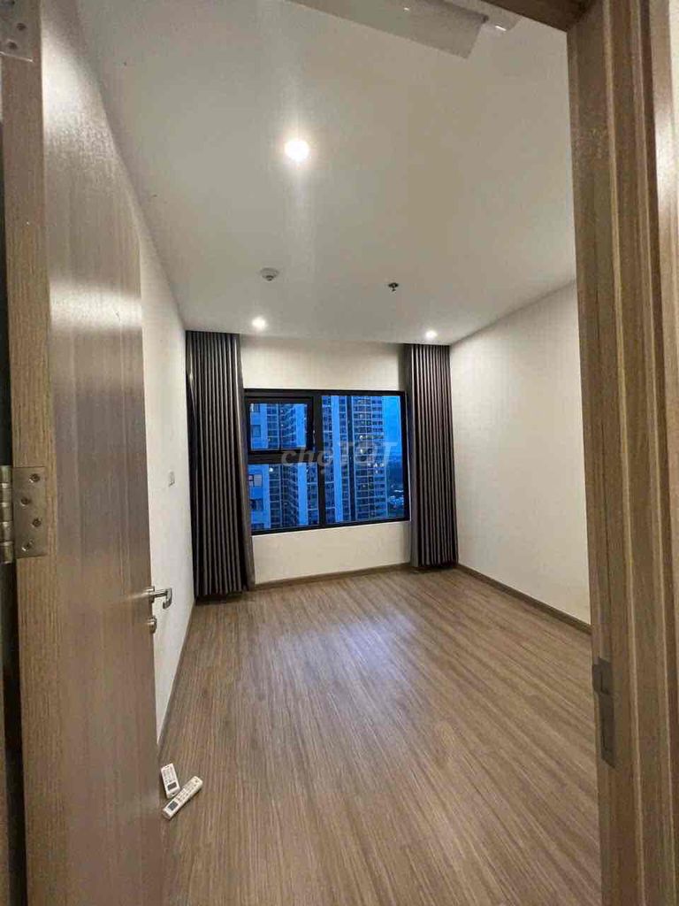 CHO THUÊ CĂN HỘ VINHOMES GRAND PARK 2PN RÈM VIEW HỒ BƠI