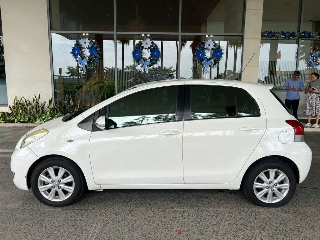 Toyota Yaris màu Trắng. Mua bán Ô tô tại Quận 12 Tp Hồ Chí Minh được đăng bởi TRƯƠNG THÀNH PHÚ hình 5