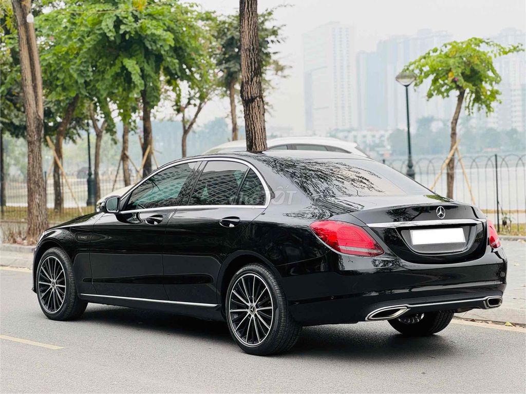 Mercedes C200 2020 Exclusive 64000 km Đen. Mua bán Ô tô tại Quận Bắc Từ Liêm Hà Nội được đăng bởi Nguyễn Quân hình 4