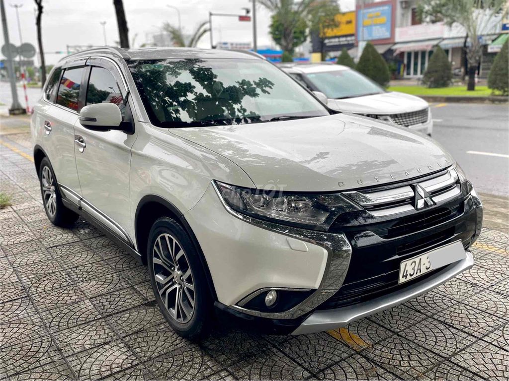 Mitsubishi Outlander 2.0 Premium Trắng zin nguyên. Mua bán Ô tô tại Quận Cẩm Lệ Đà Nẵng được đăng bởi Alex Bui hình 3
