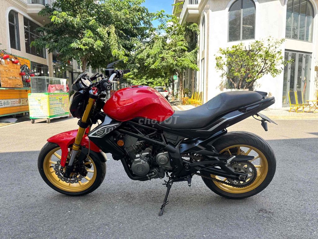 Benelli 302 2015 мотор тихий отличный номер Хошимина