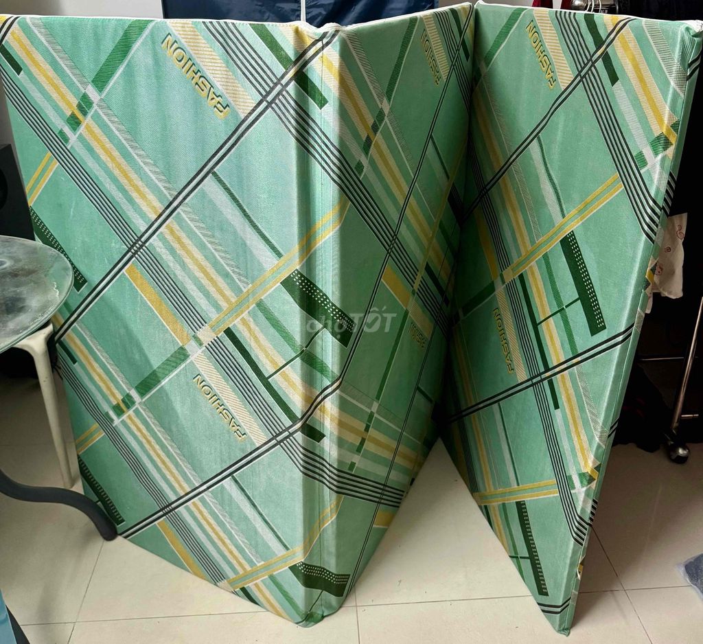 Nệm 3 gấp Vải Xanh lá Kẻ sọc. Mua bán Giường, chăn ga gối nệm tại Quận 1 Tp Hồ Chí Minh được đăng bởi Duyên Nguyễn hình 1