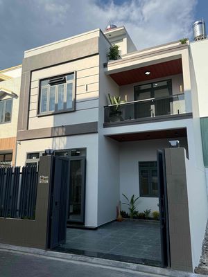 Bán căn ViNa Biệt Thự 8,2x13m. trệt, 1 lầu+ tum tại Đông Thạnh. TP HCM