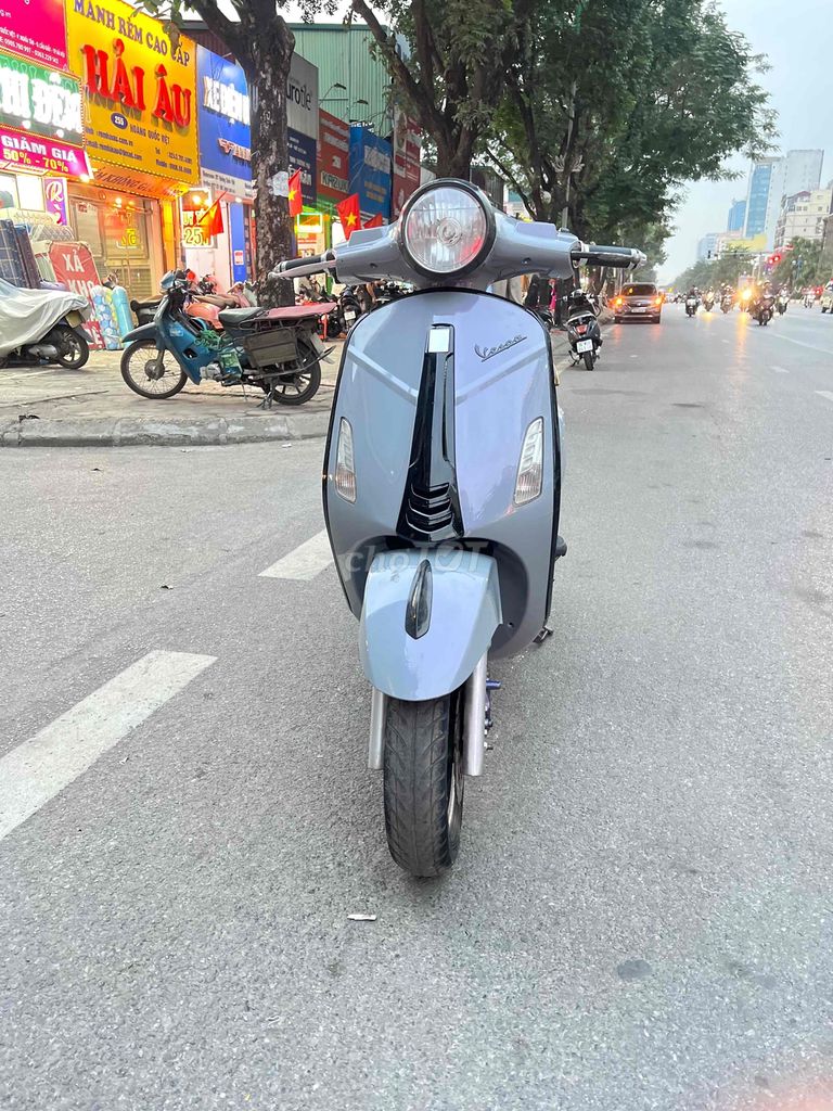 Xe điện Vespa Roma mầu xám ánh tím đủ giấy tờ